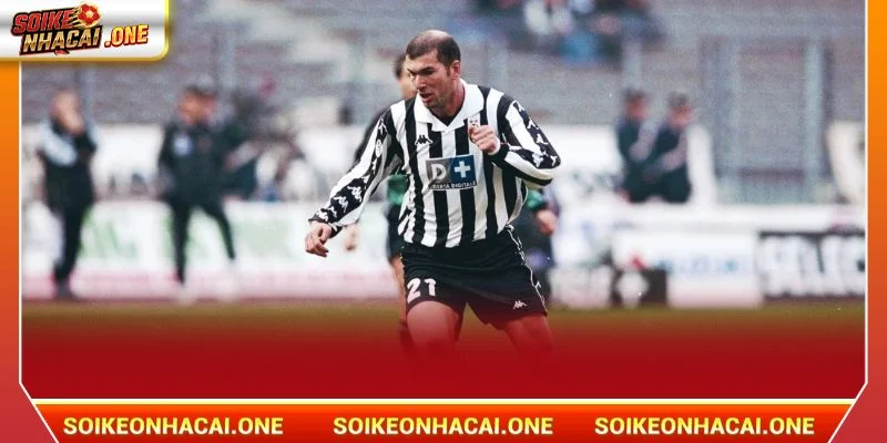 Zidane đã biến khu trung tuyến của Juve thành sân khấu trình diễn nghệ thuật. 